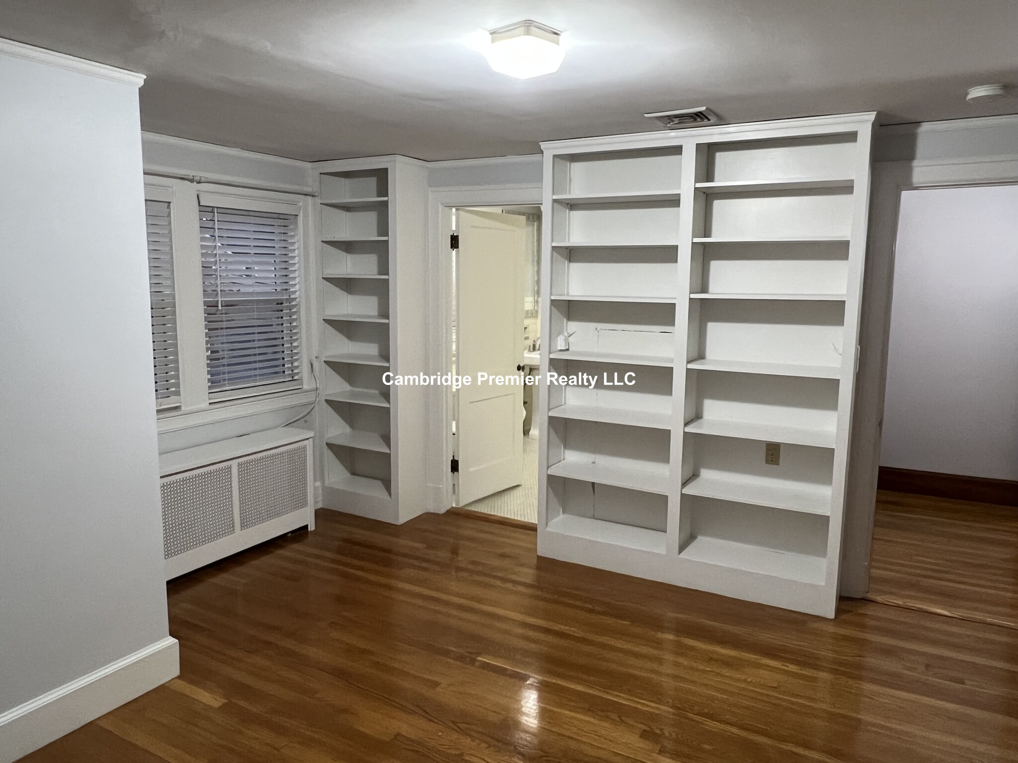 42 Old Mystic St, Arlington