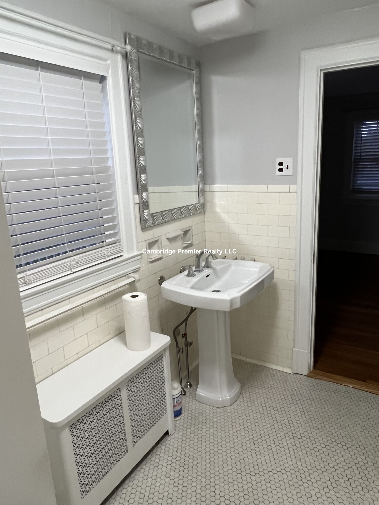 42 Old Mystic St, Arlington