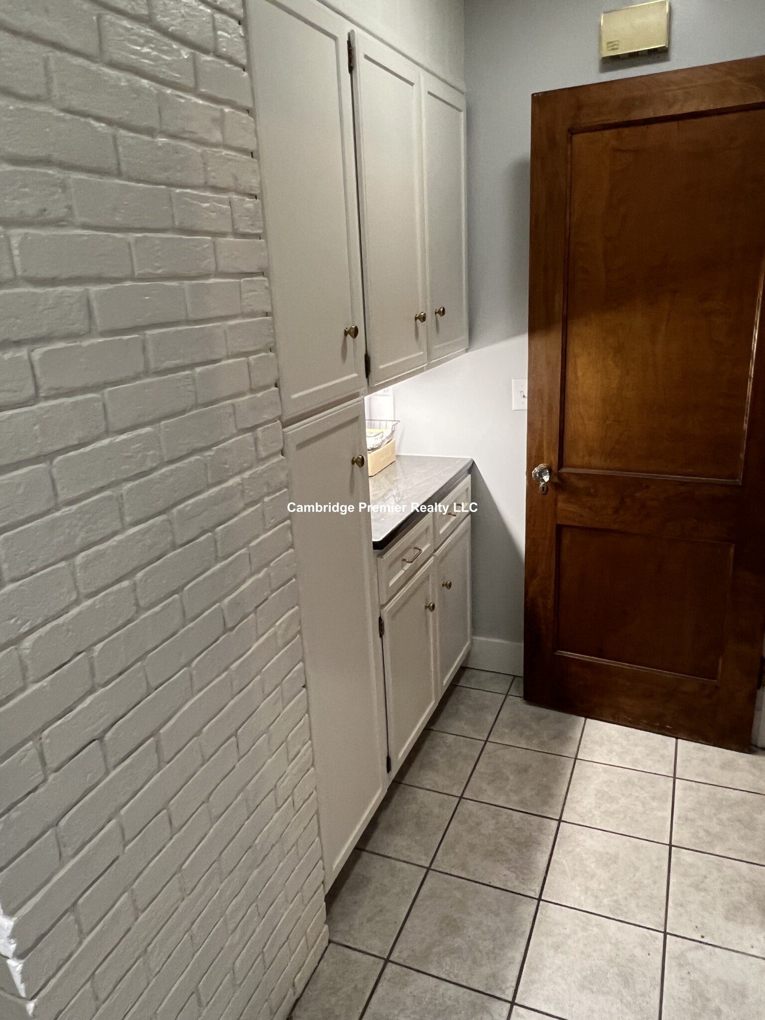 42 Old Mystic St, Arlington