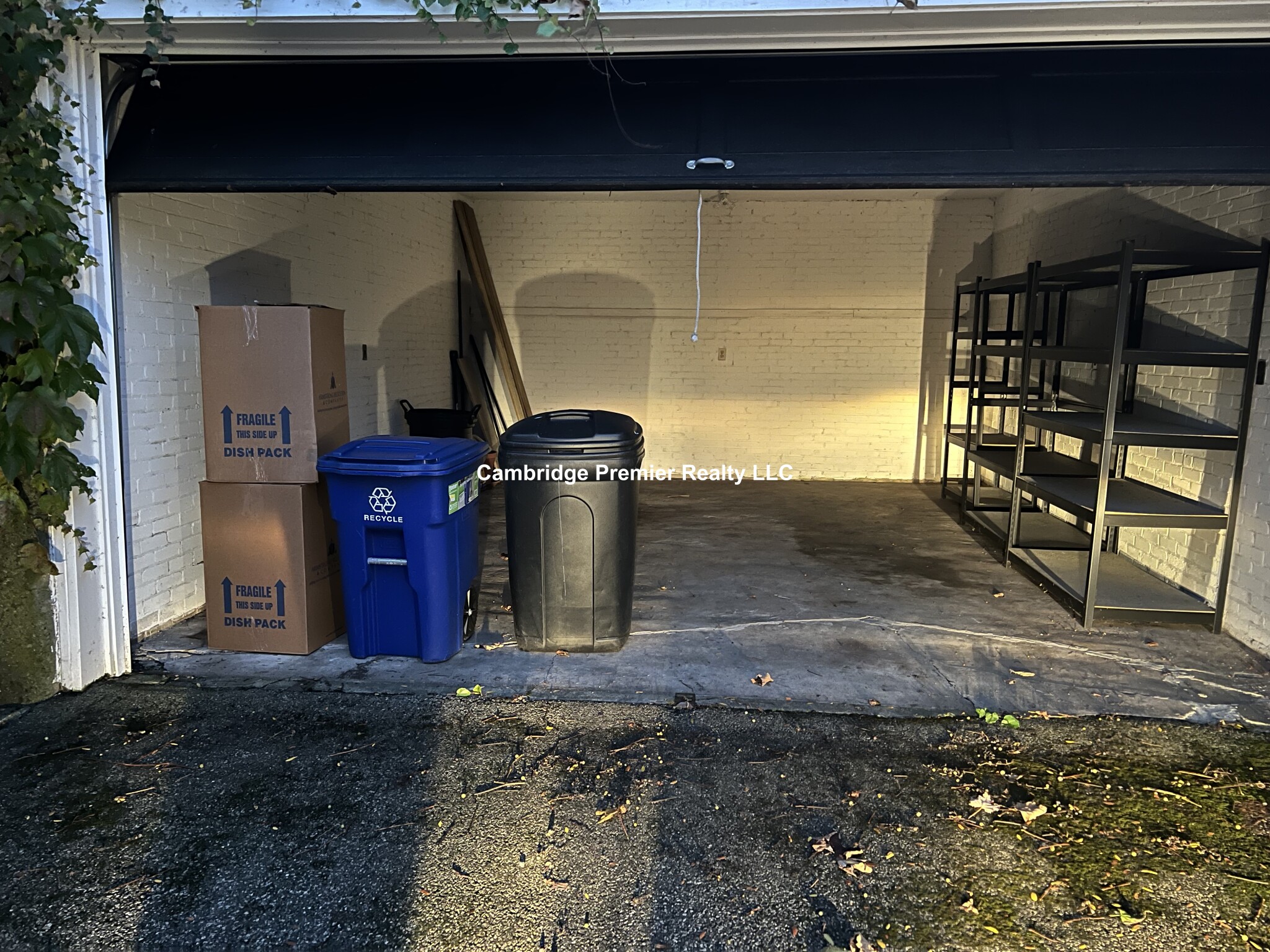 42 Old Mystic St, Arlington