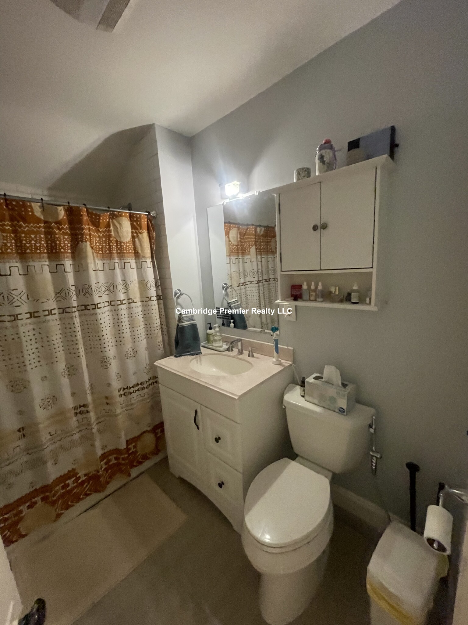 100 Bristol Rd, Medford