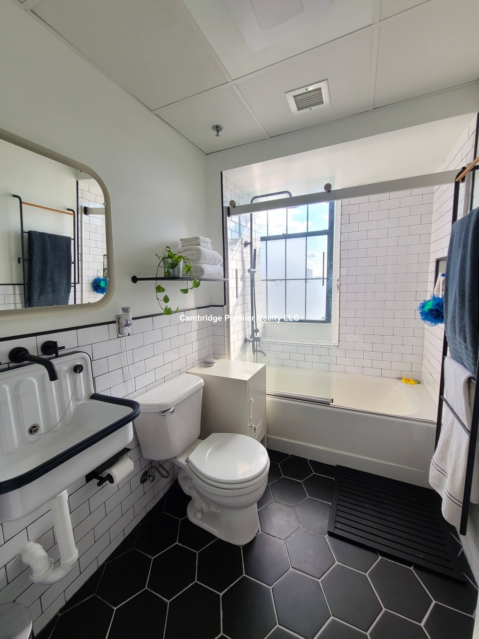 43 Charlton St, Everett