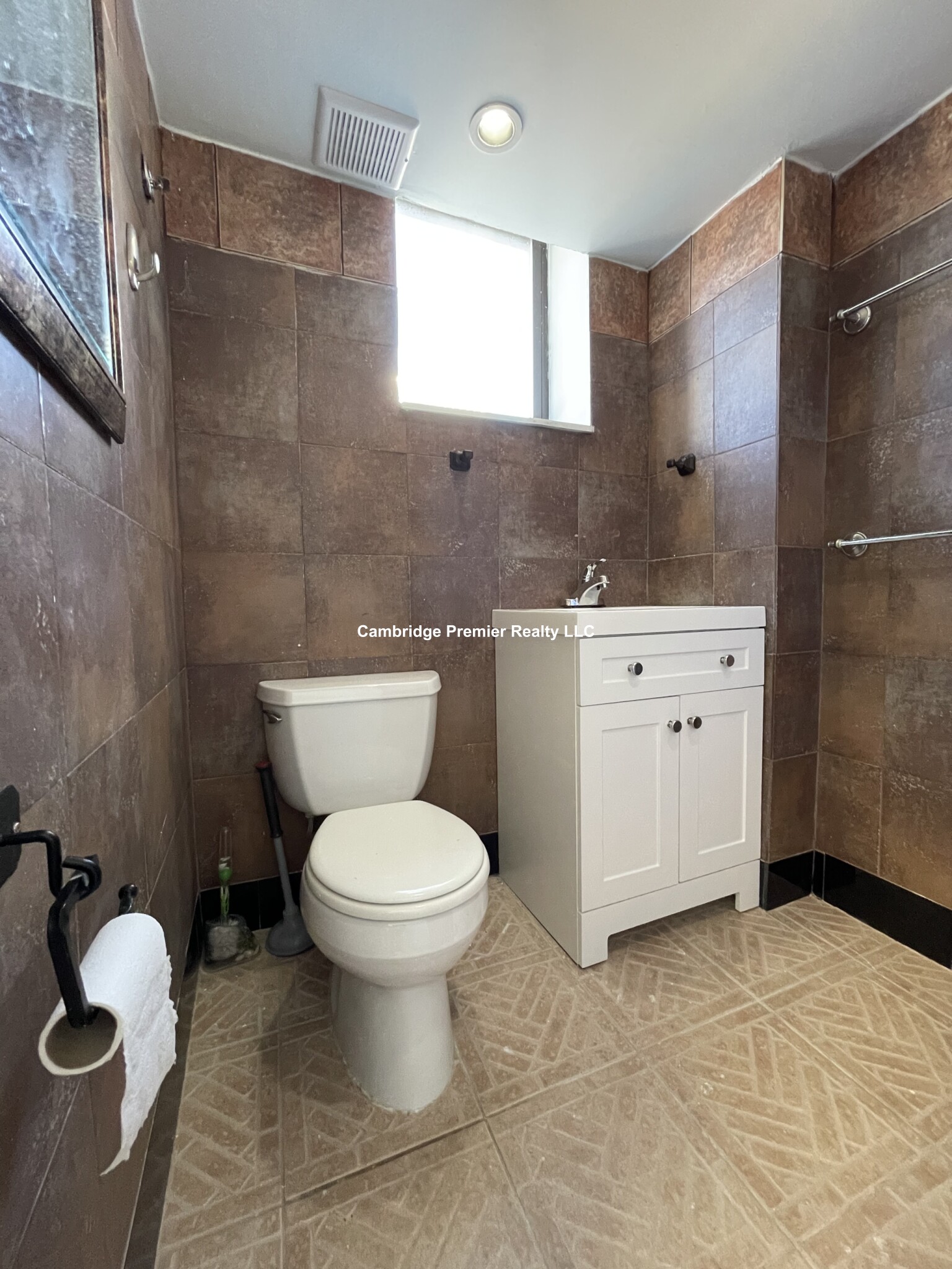 72 Kneeland St, Chinatown