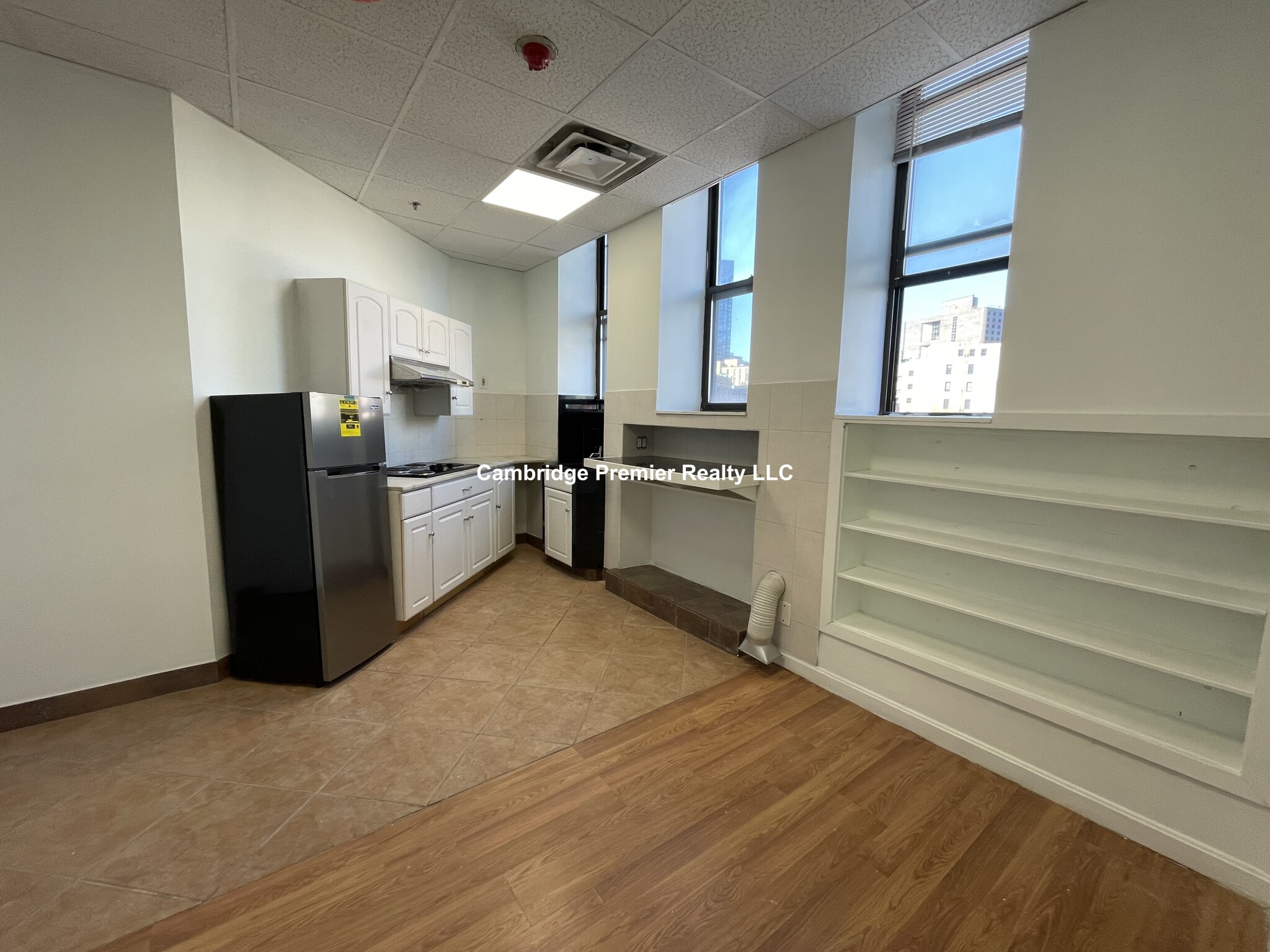 72 Kneeland St, Chinatown