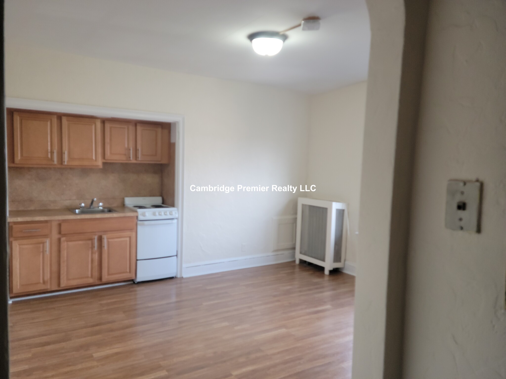 2 Elmwood Ave, Wedgemere