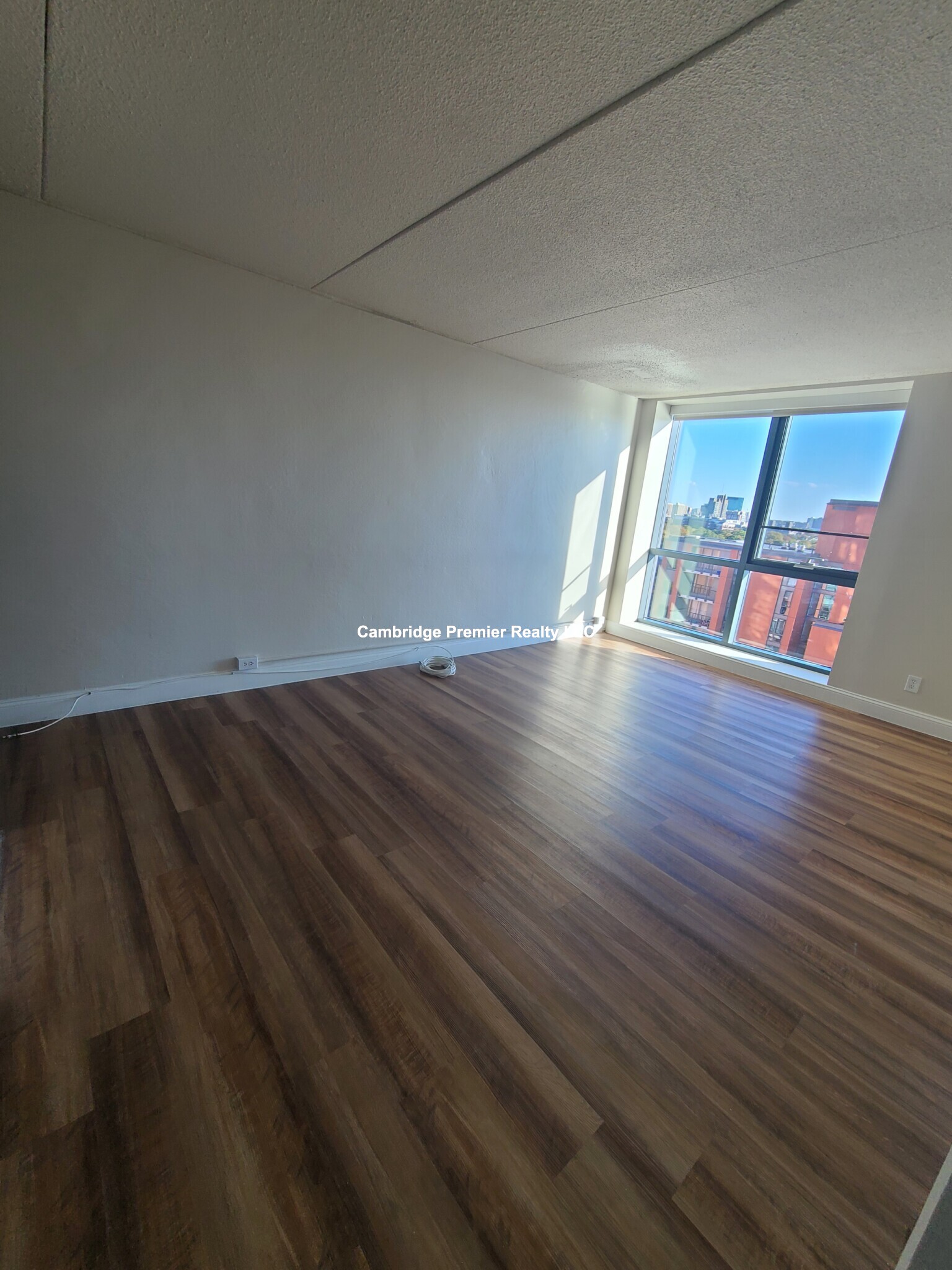 812 Memorial Dr, Cambridgeport