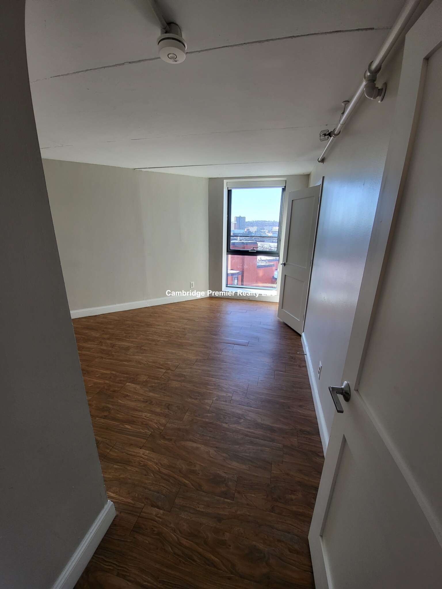 812 Memorial Dr, Central Square