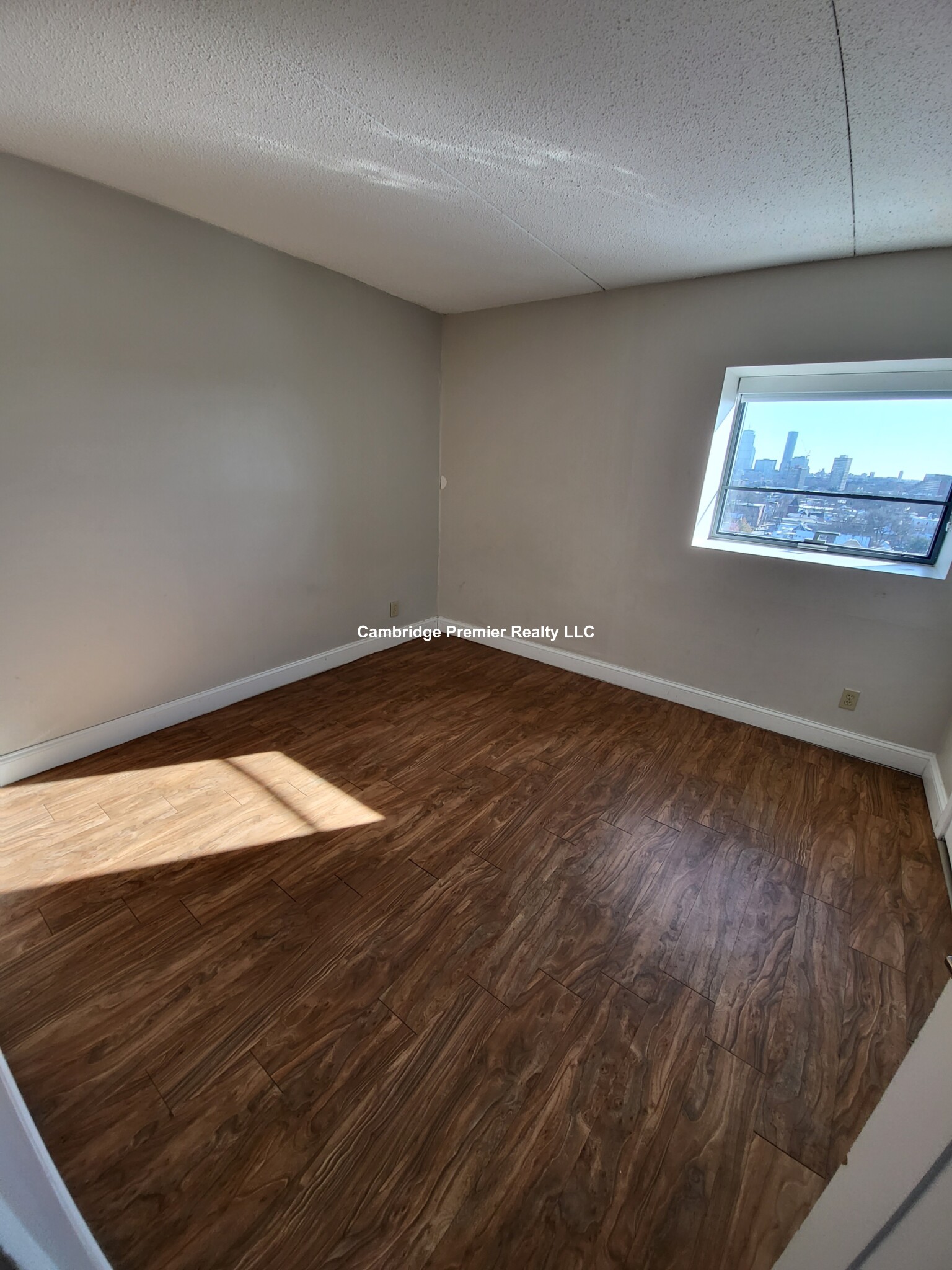 812 Memorial Dr, Central Square