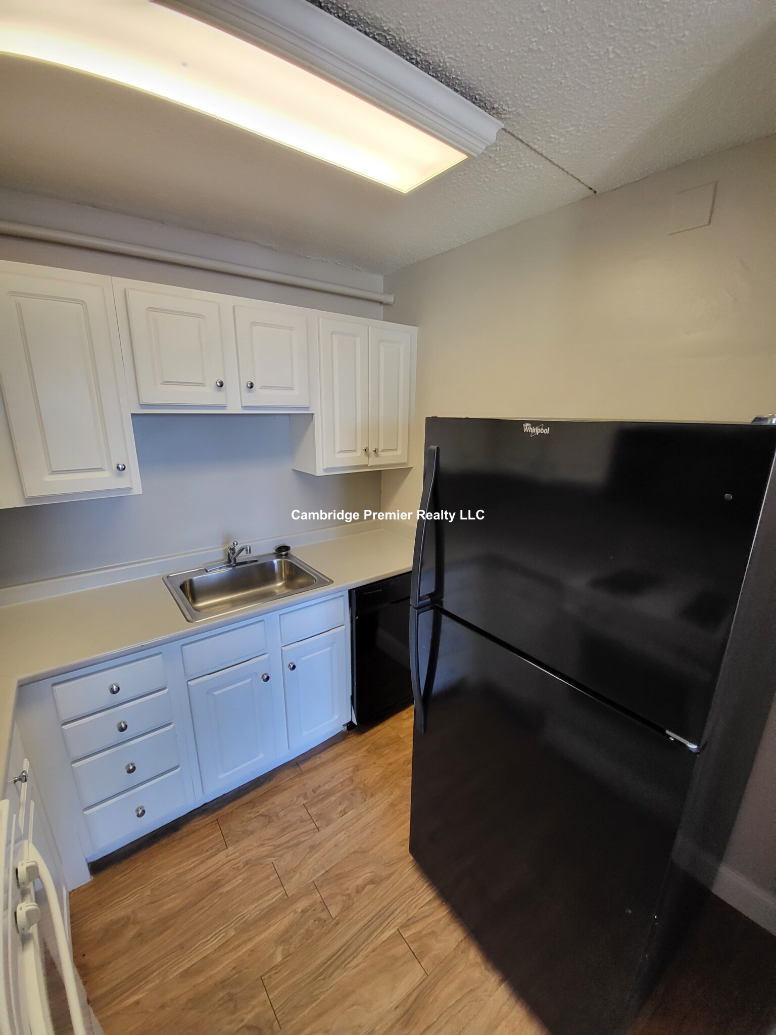 812 Memorial Dr, Central Square