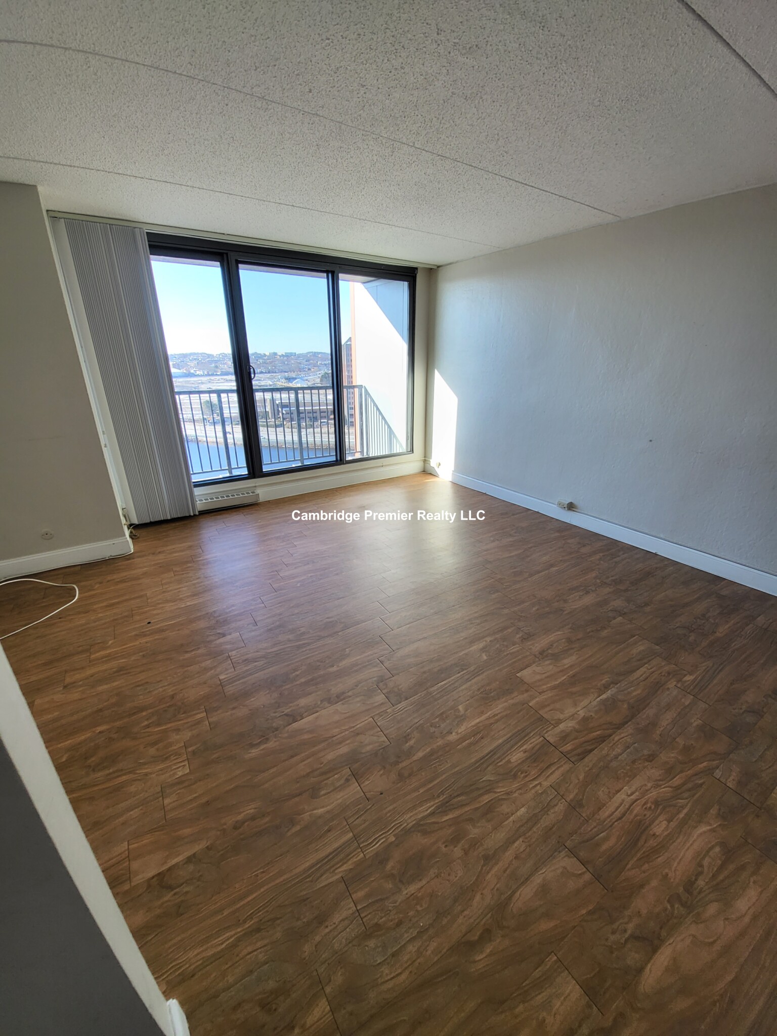 812 Memorial Dr, Central Square