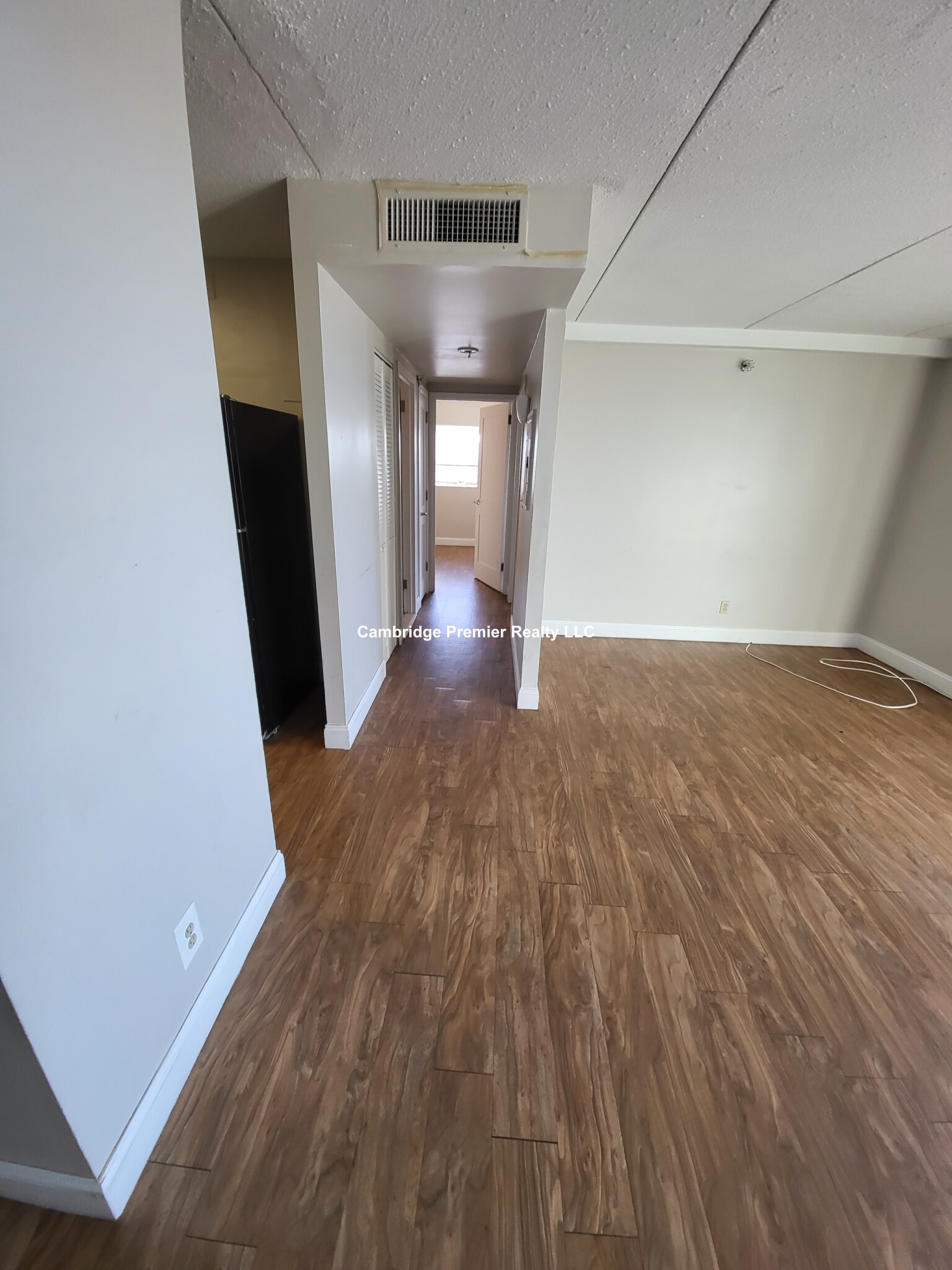 812 Memorial Dr, Central Square