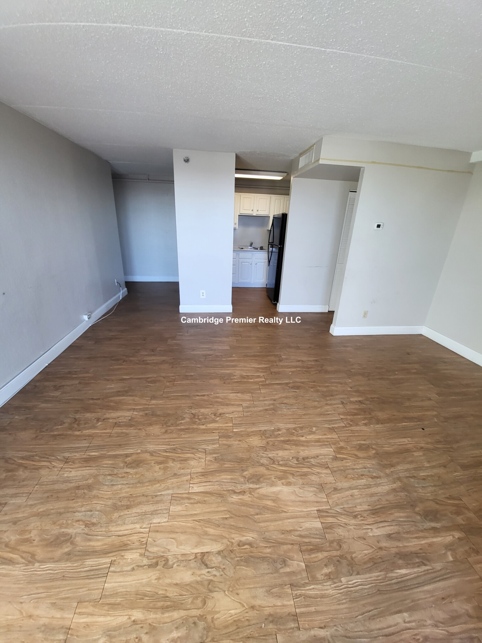 812 Memorial Dr, Central Square