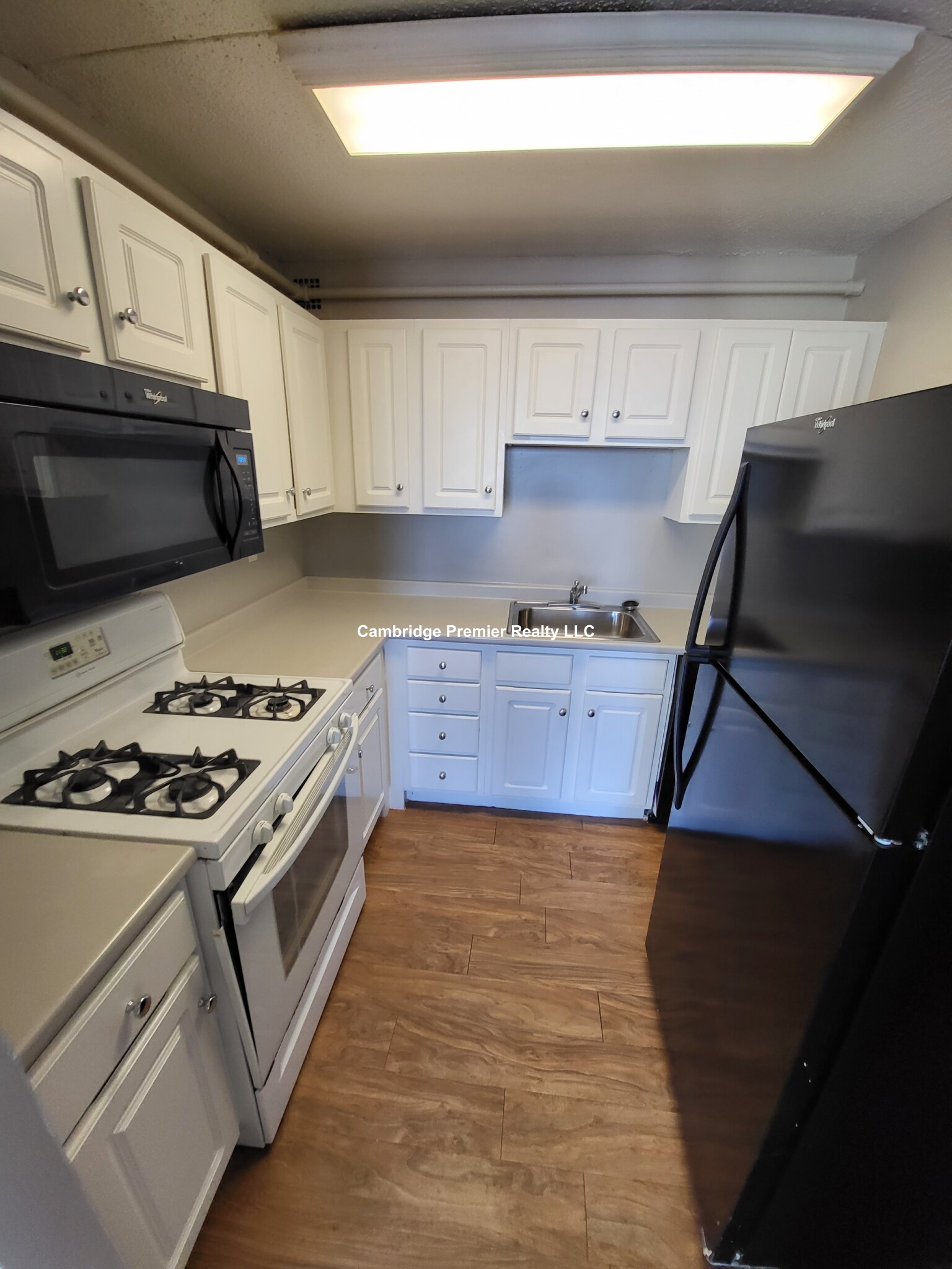 812 Memorial Dr, Central Square