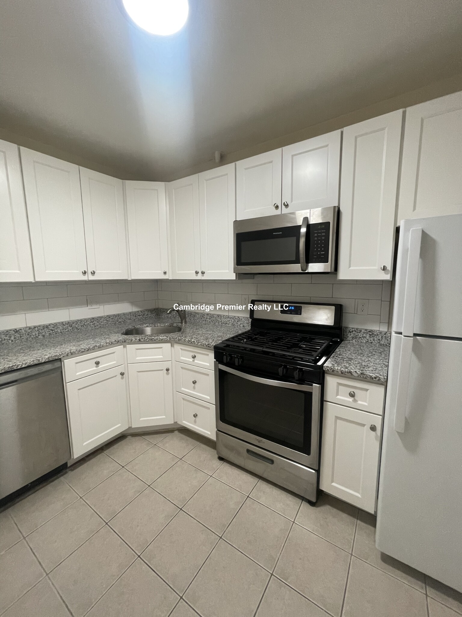 16 Yarmouth St, South End