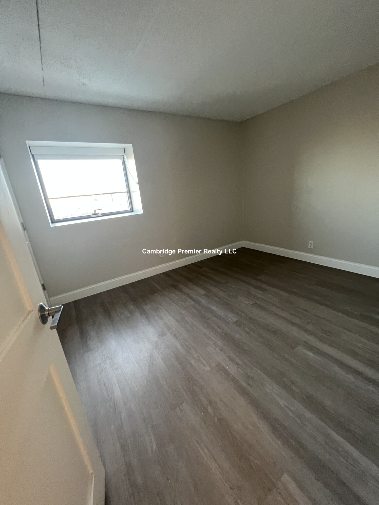 812 Memorial Dr, Central Square