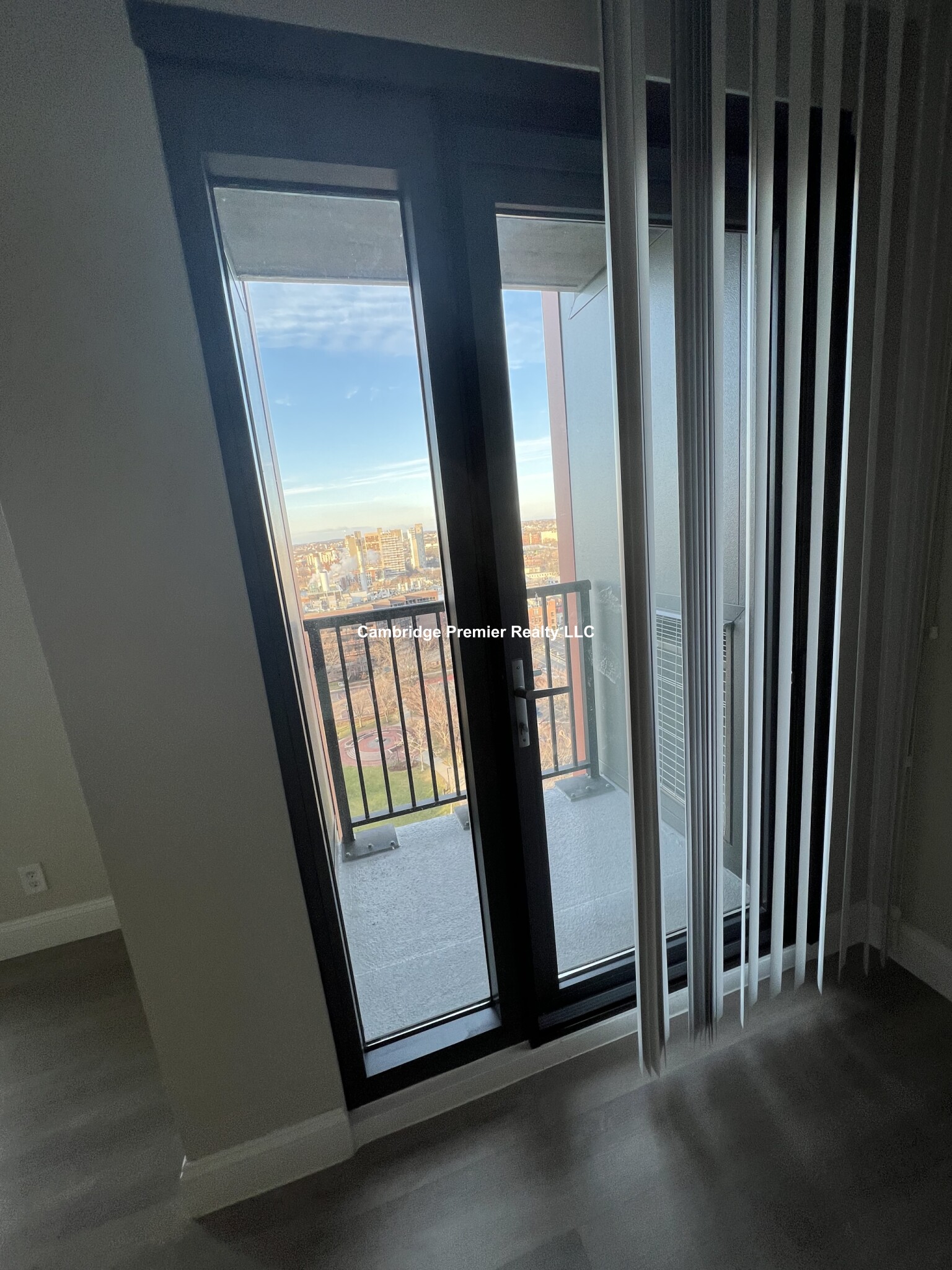 812 Memorial Dr, Central Square