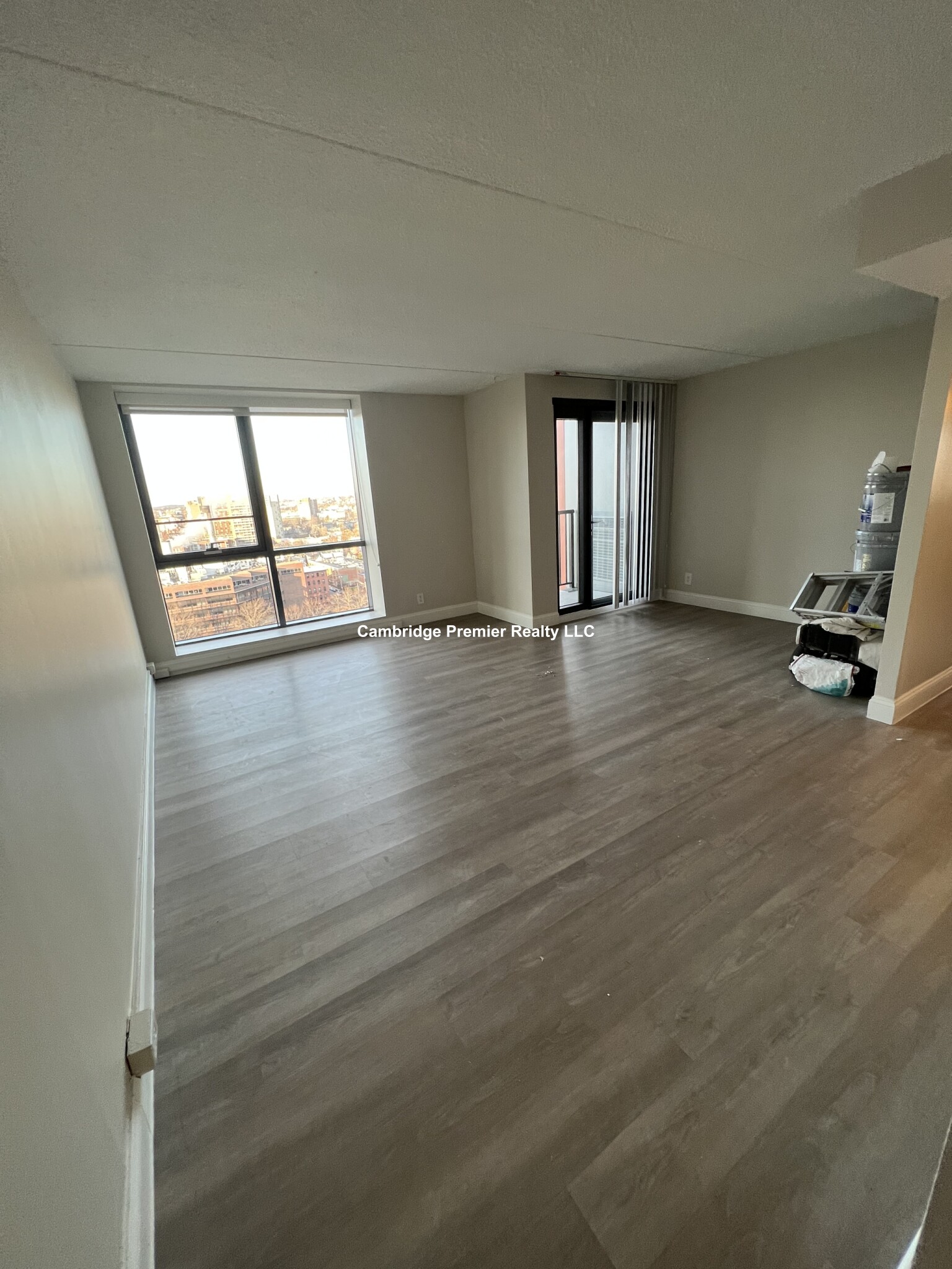 812 Memorial Dr, Central Square