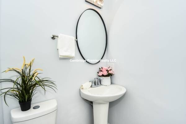 25 Wood St, Porter Square