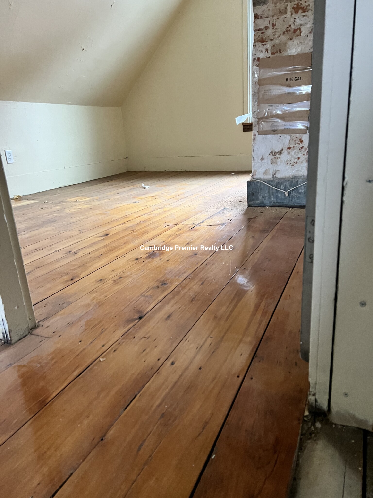 374 Highland Ave, Davis Square