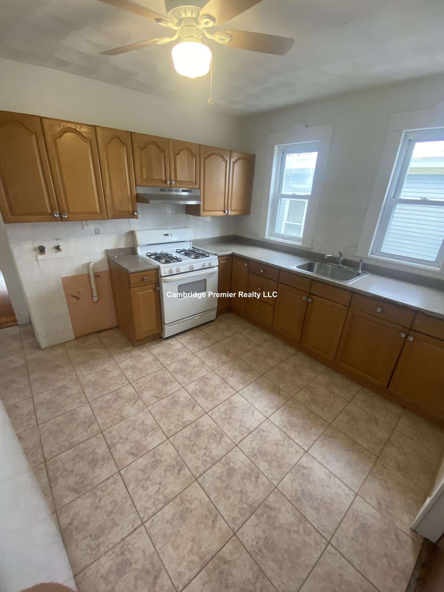 59 Conwell Ave, Teele Square