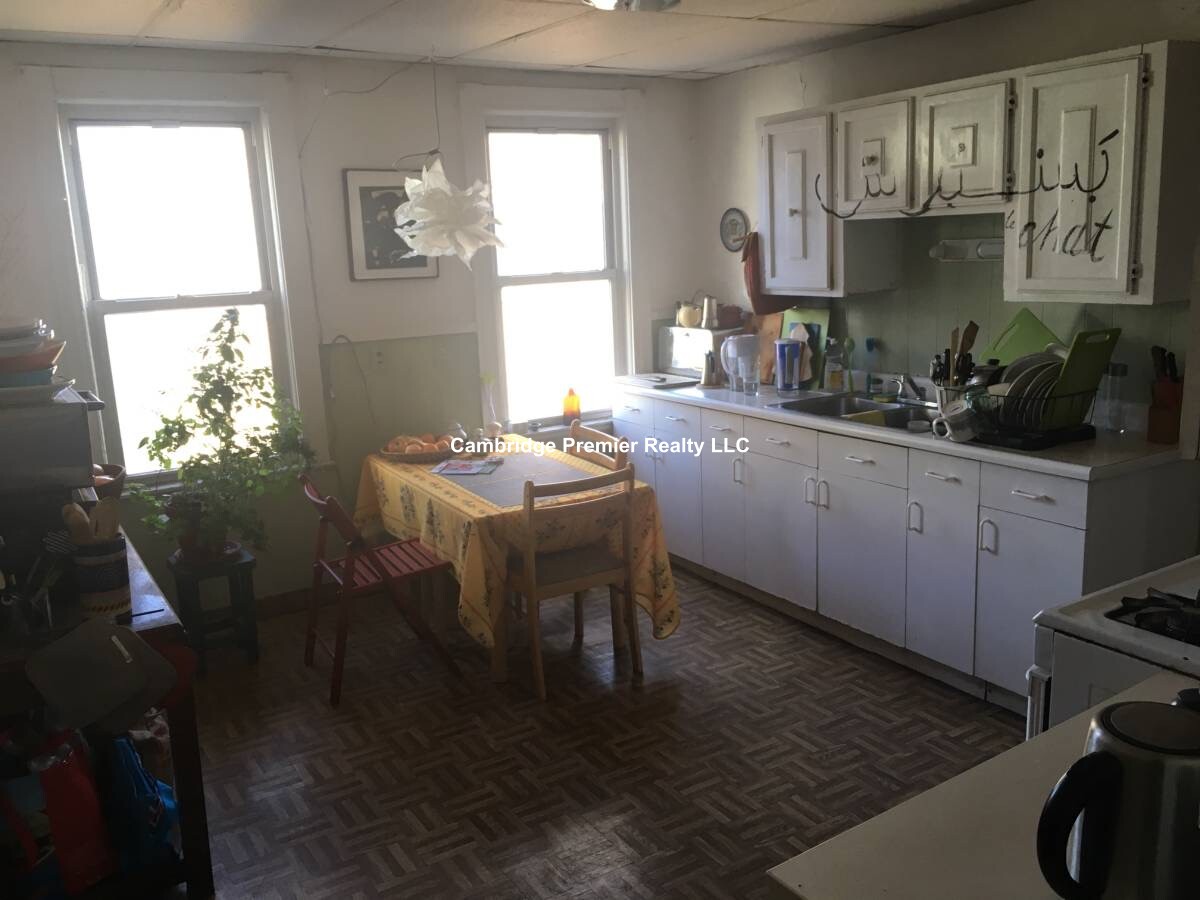 427 Medford St, Winter Hill