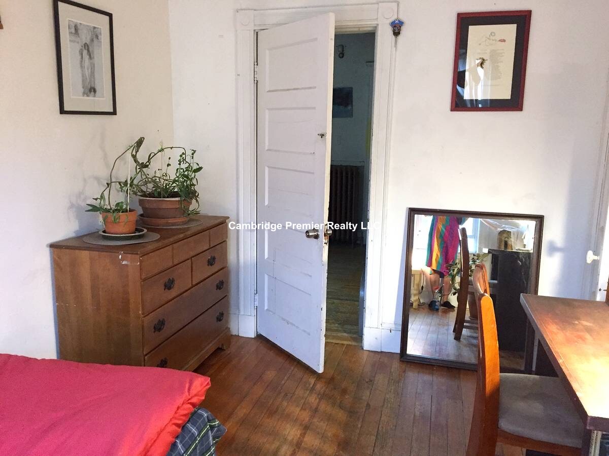 427 Medford St, Winter Hill