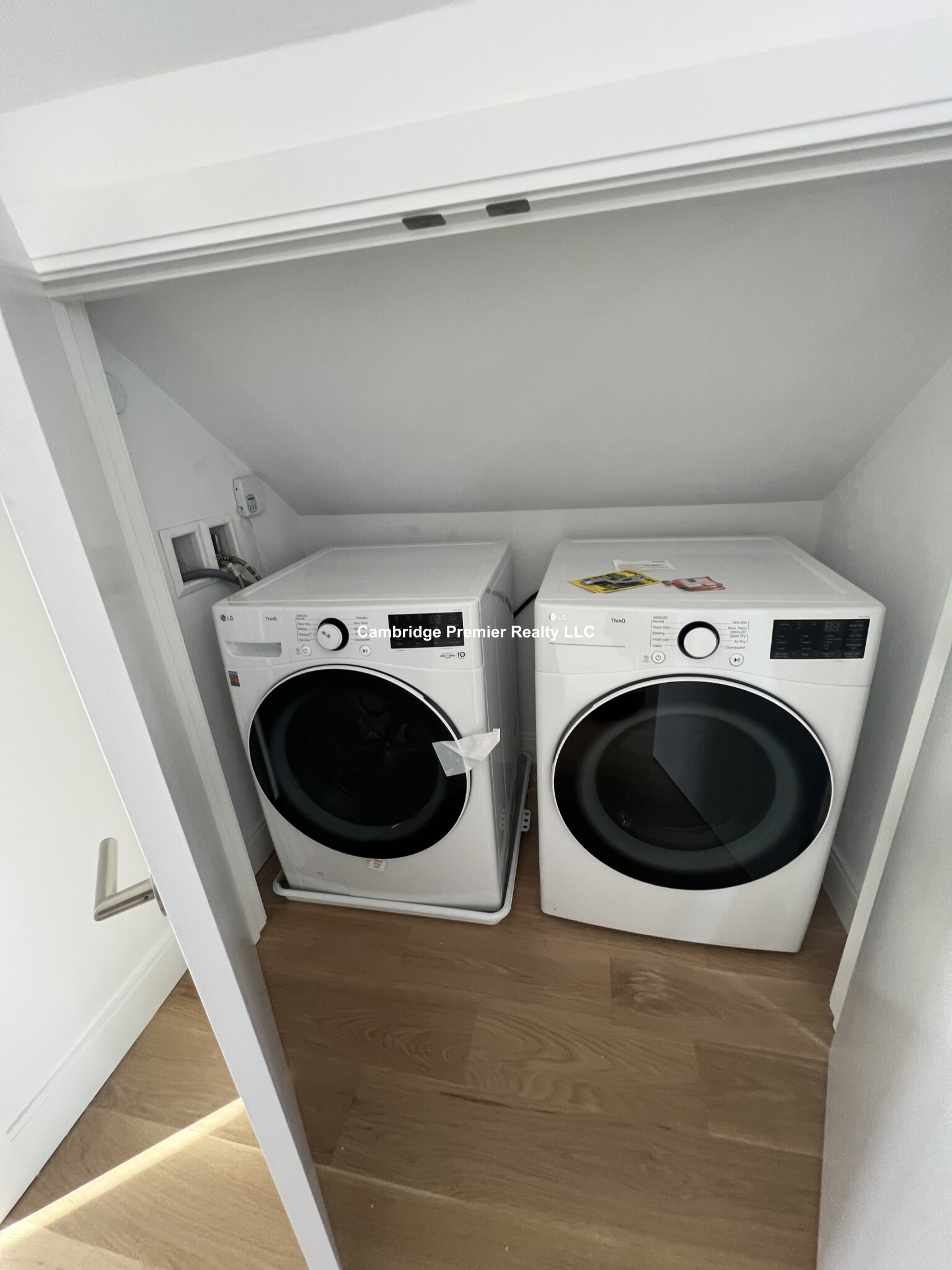 12 Copley St, Neighborhood Nine