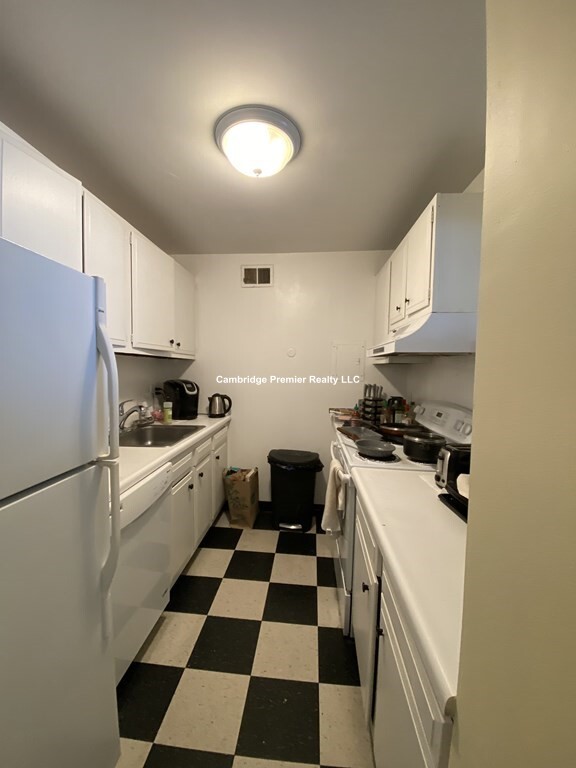 1105 Massachusetts Ave, Harvard Square