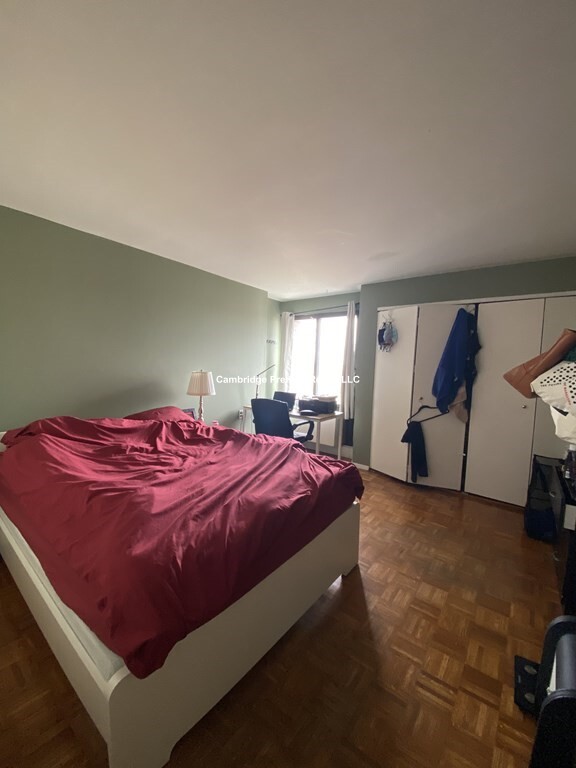 1105 Massachusetts Ave, Harvard Square