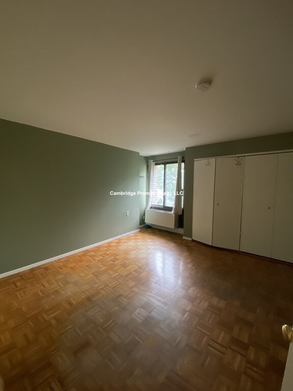 1105 Massachusetts Ave, Harvard Square