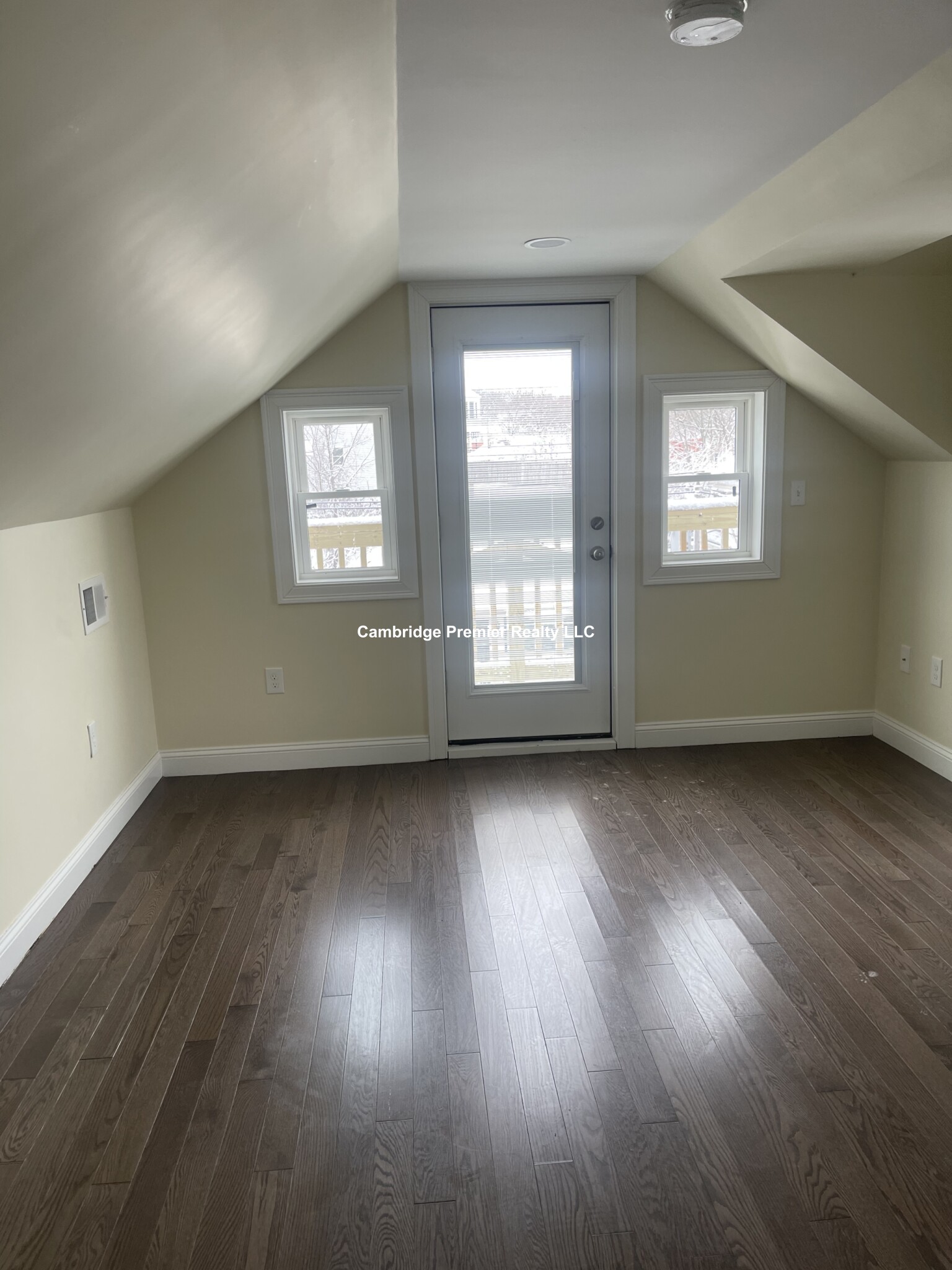 232 Fulton St, Medford