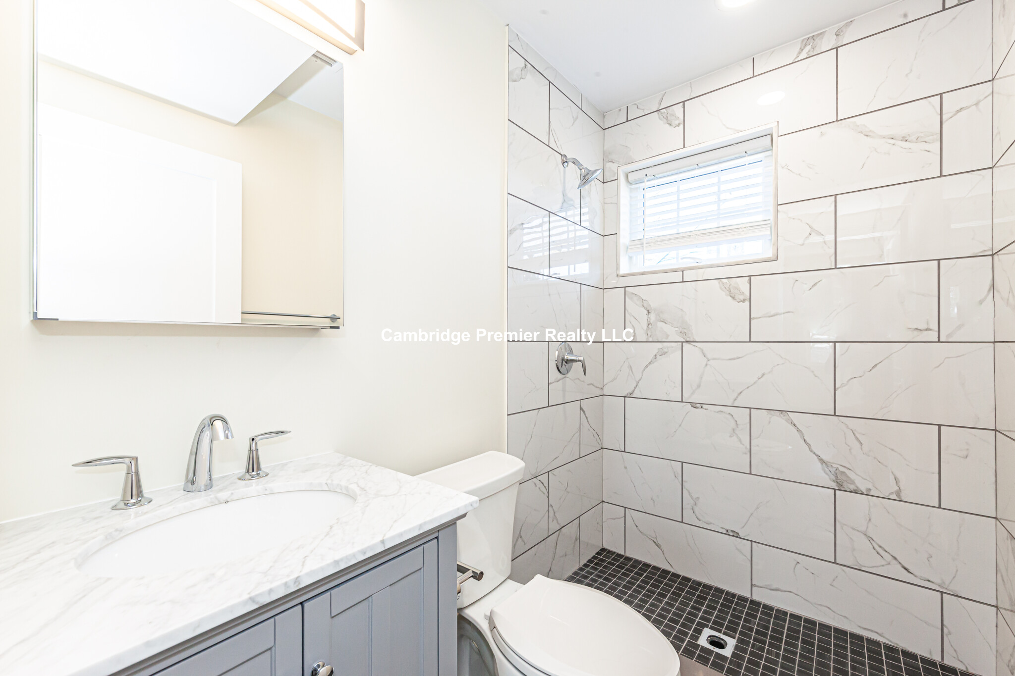 48 Caldwell Rd, West End