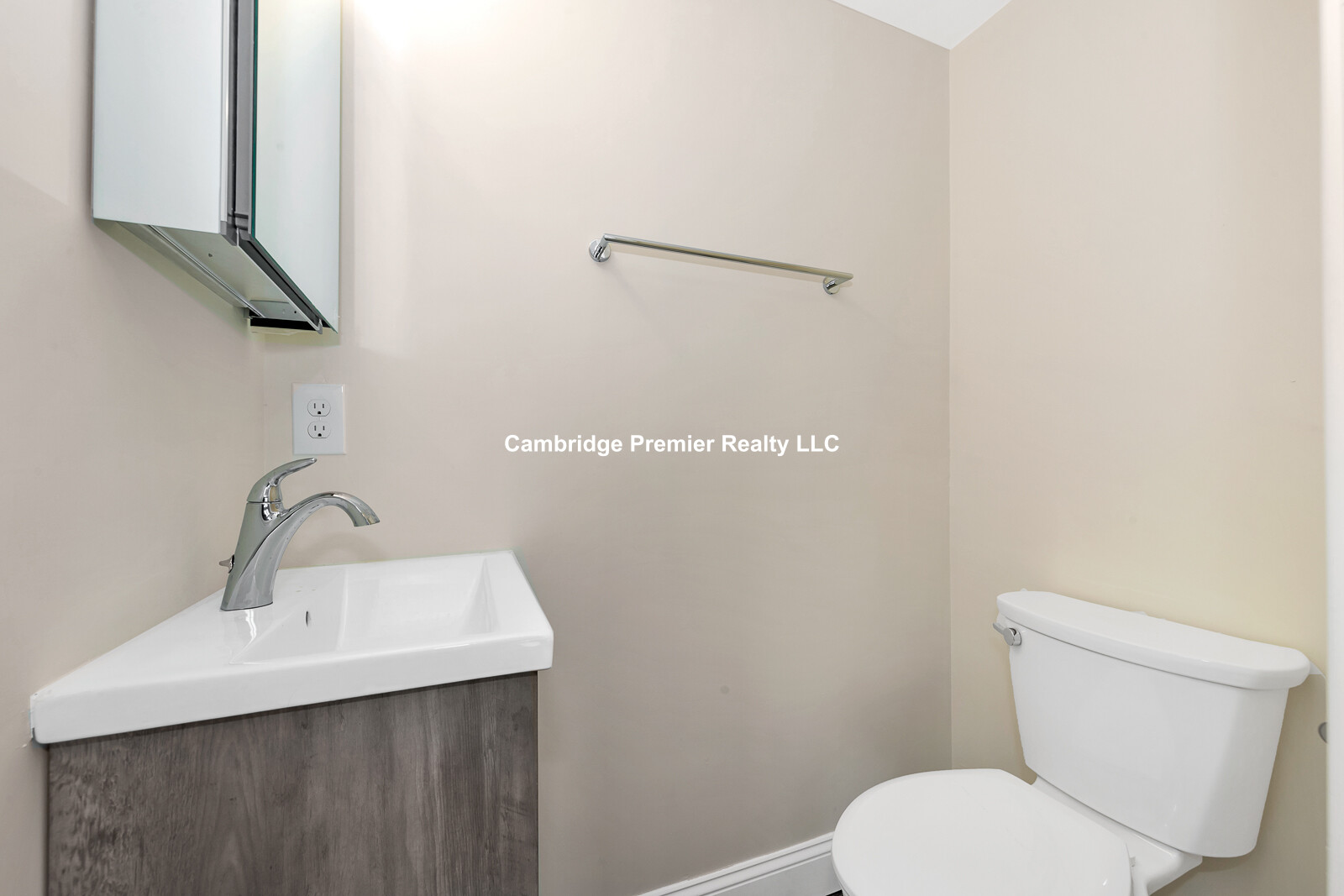 43 Wright Ave, Medford