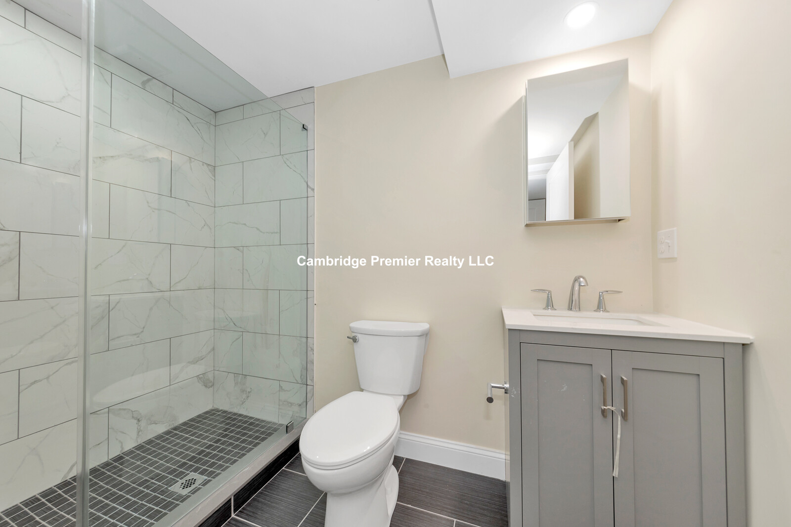 43 Wright Ave, Medford