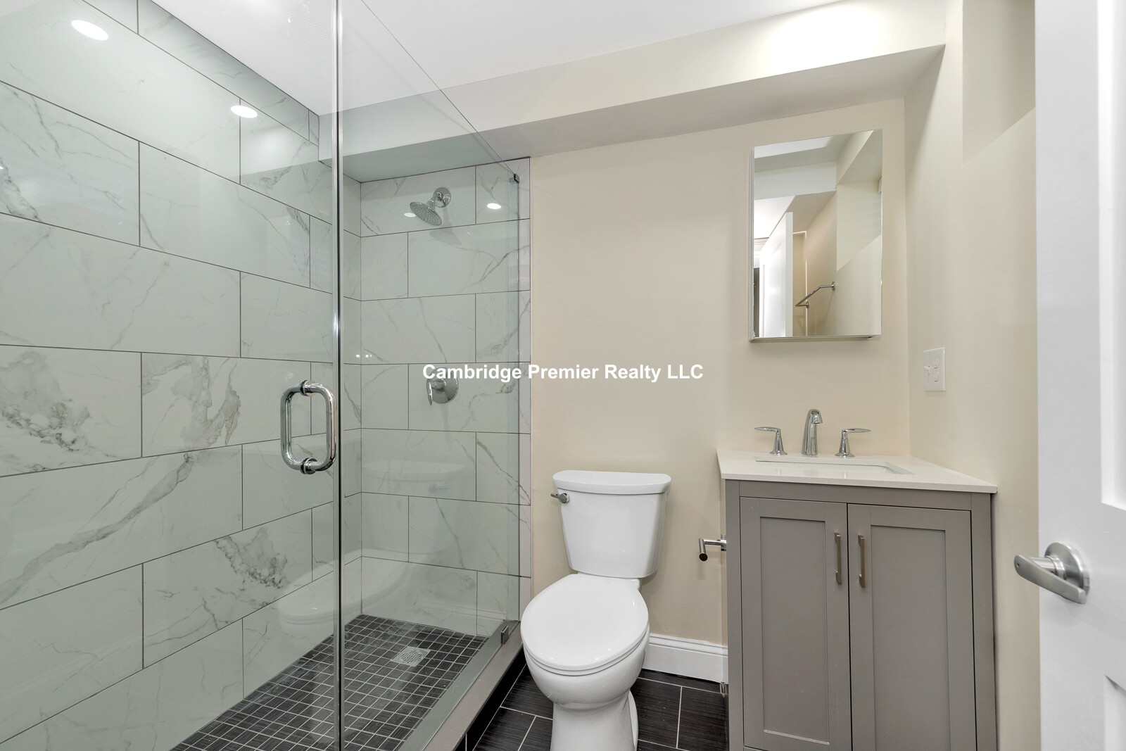 43 Wright Ave, Medford