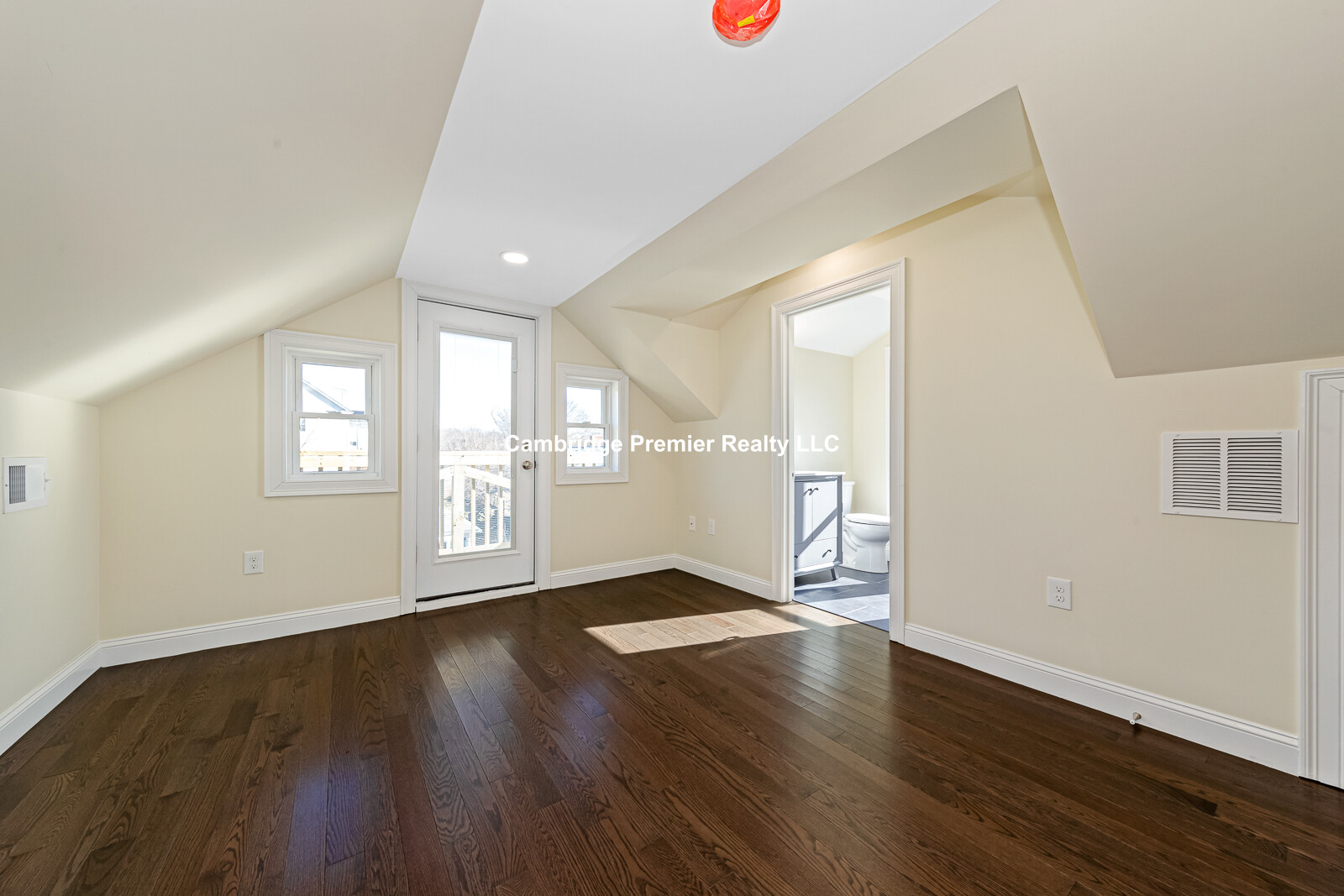 232 Fulton St, Medford