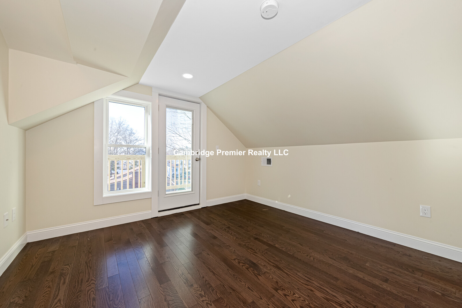 232 Fulton St, Medford