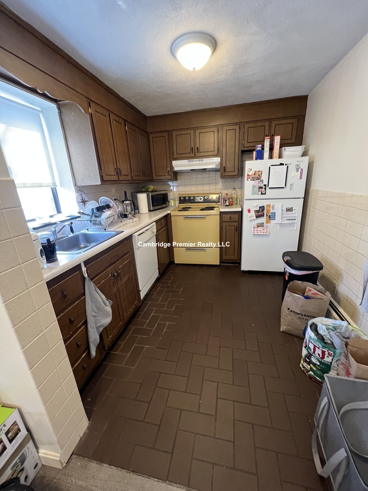 86 Newbury St, Teele Square