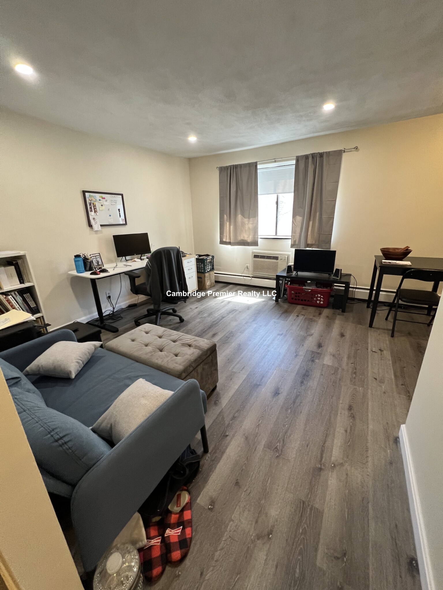 86 Newbury St, Teele Square