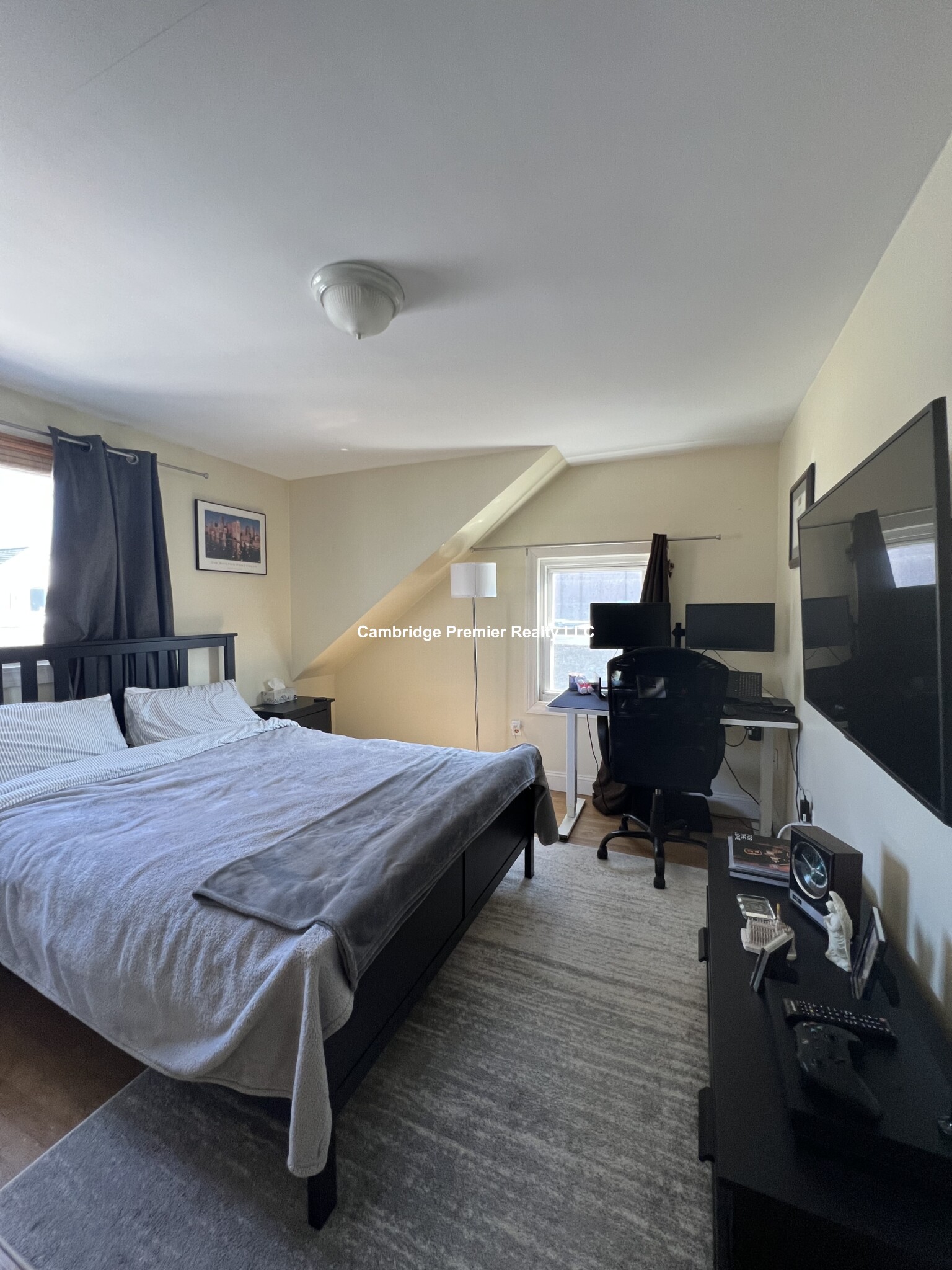 182 Charles St, East Cambridge