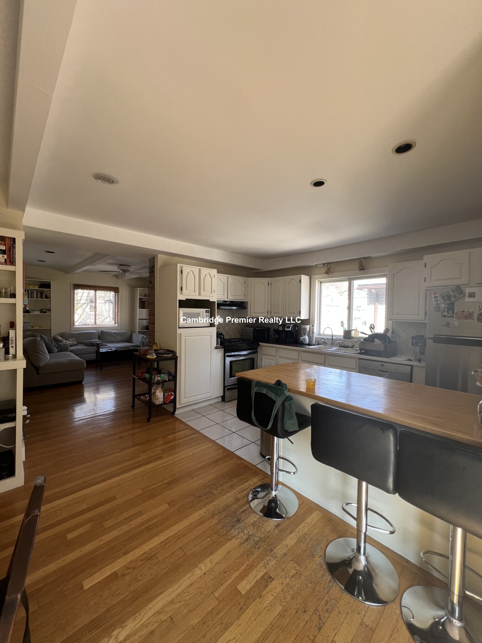 182 Charles St, East Cambridge