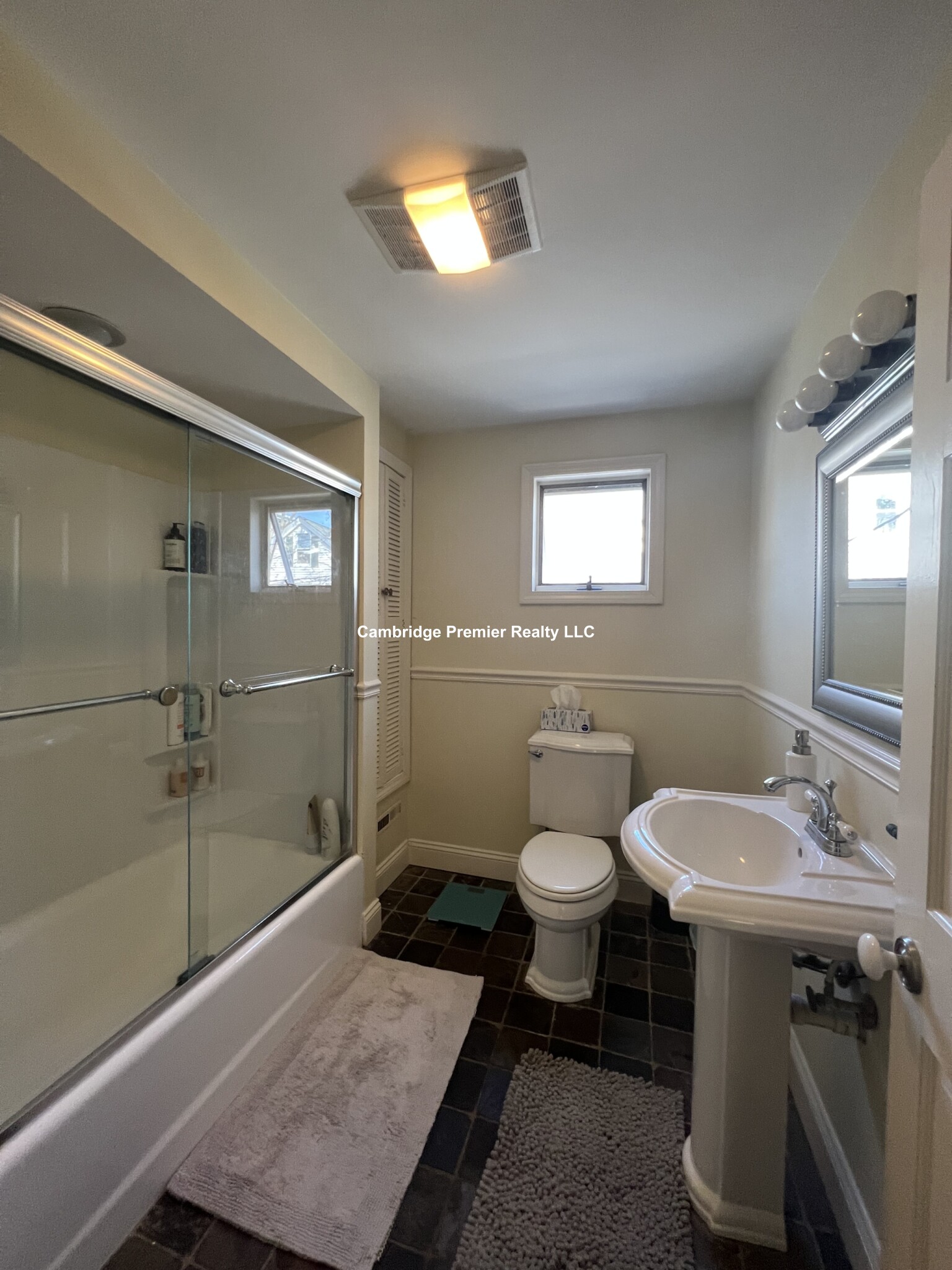 182 Charles St, East Cambridge