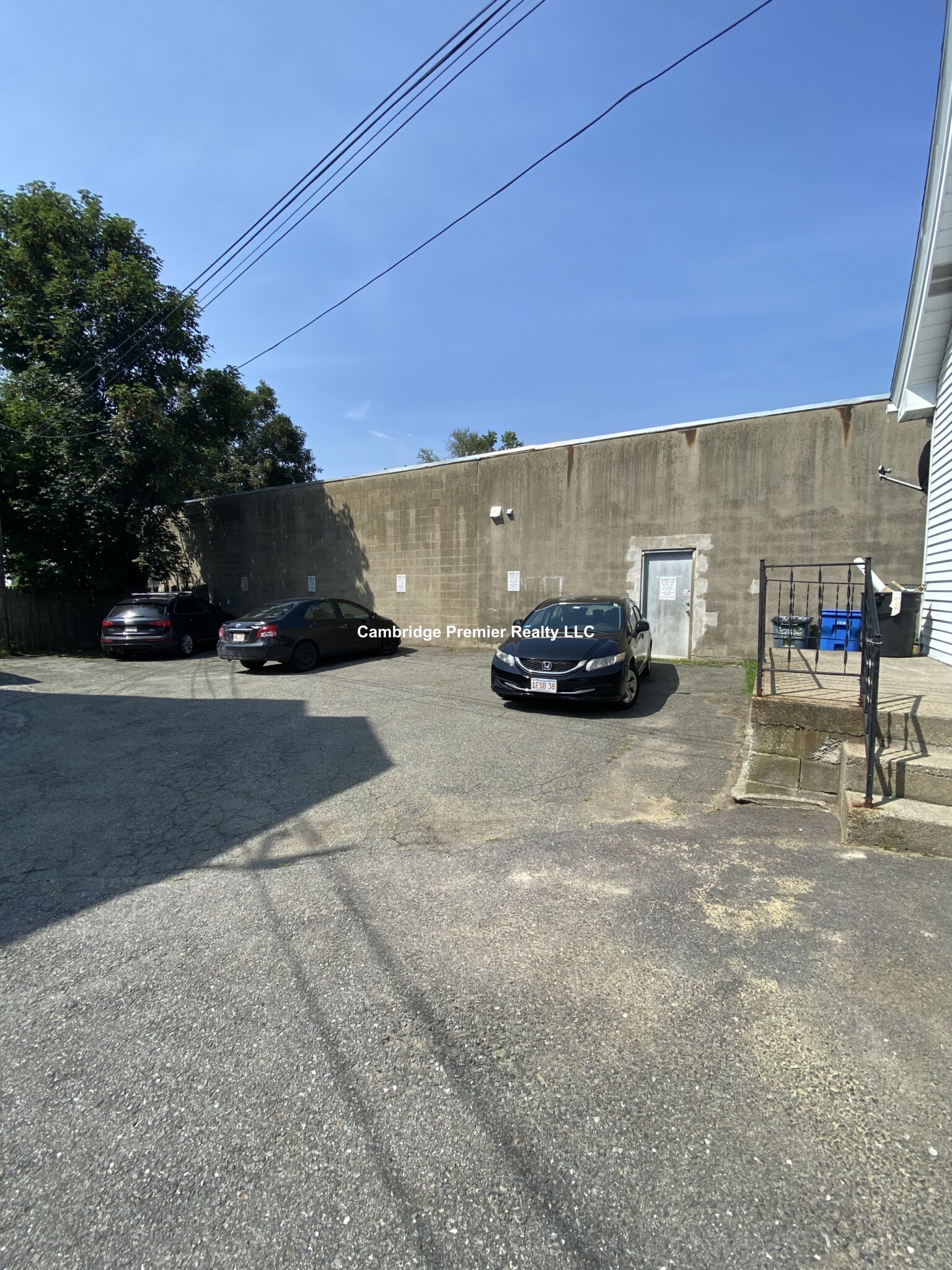 918 Main St, Banks Square