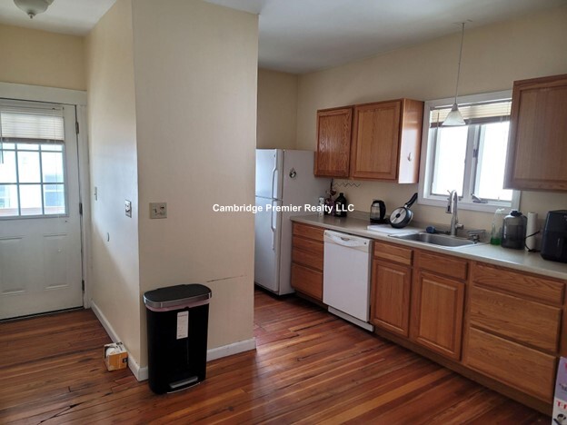 127 Hillsdale Rd, Powderhouse