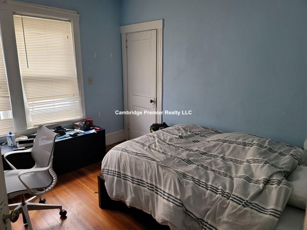 127 Hillsdale Rd, Powderhouse