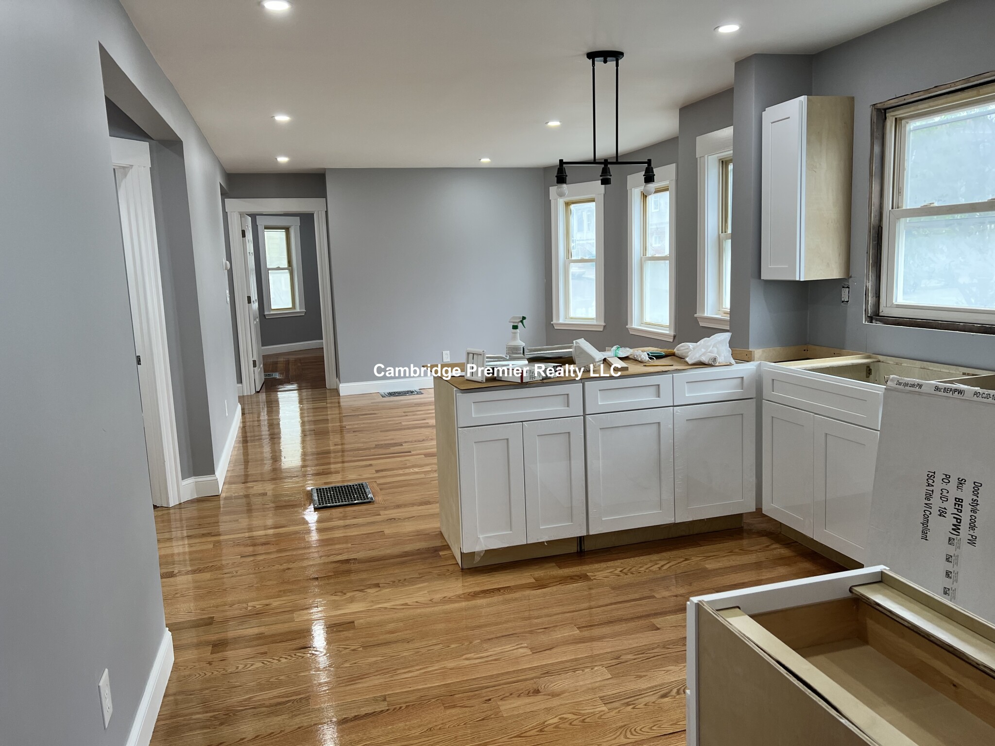 39 Albion St, Medford