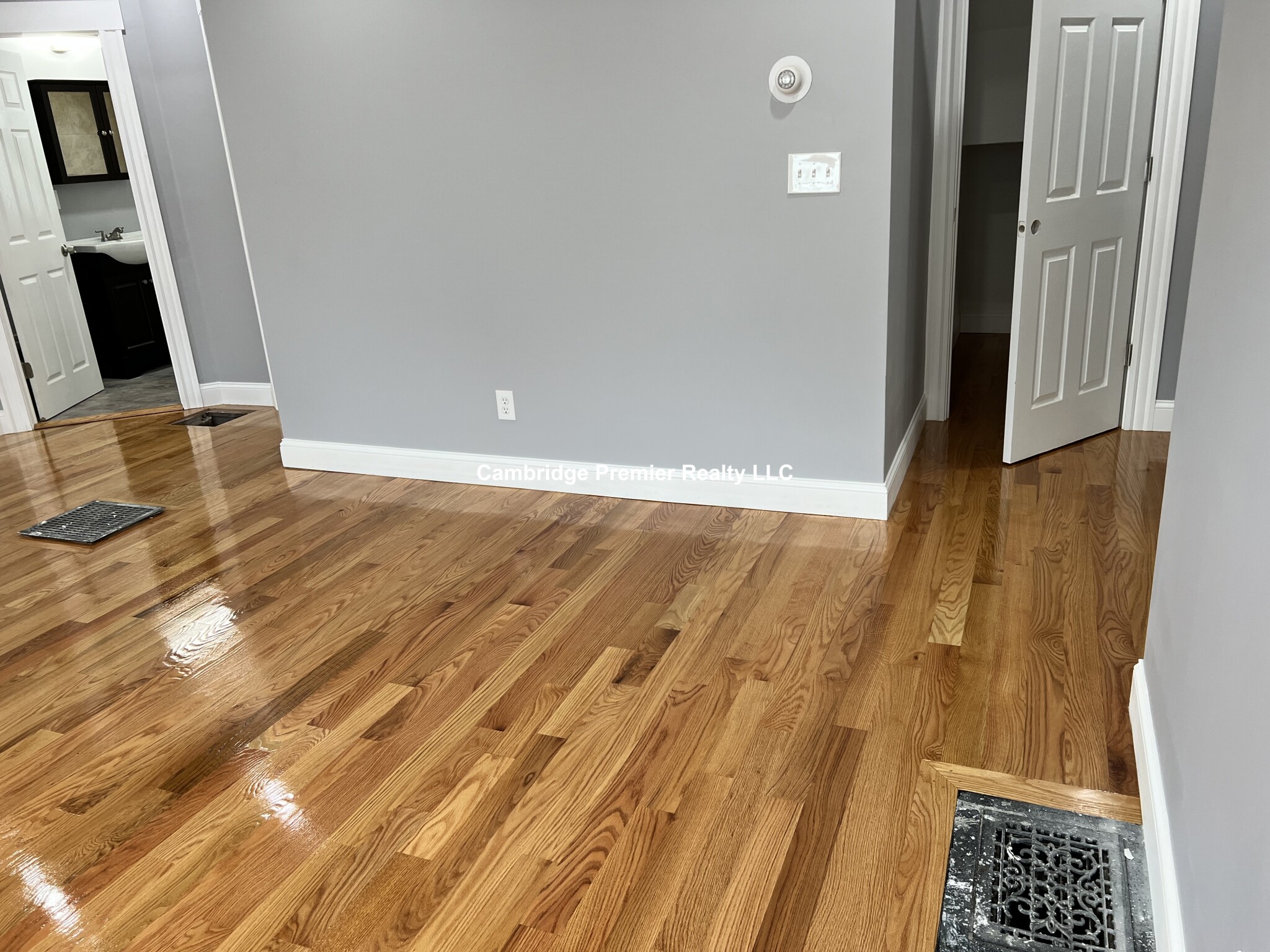 39 Albion St, Medford