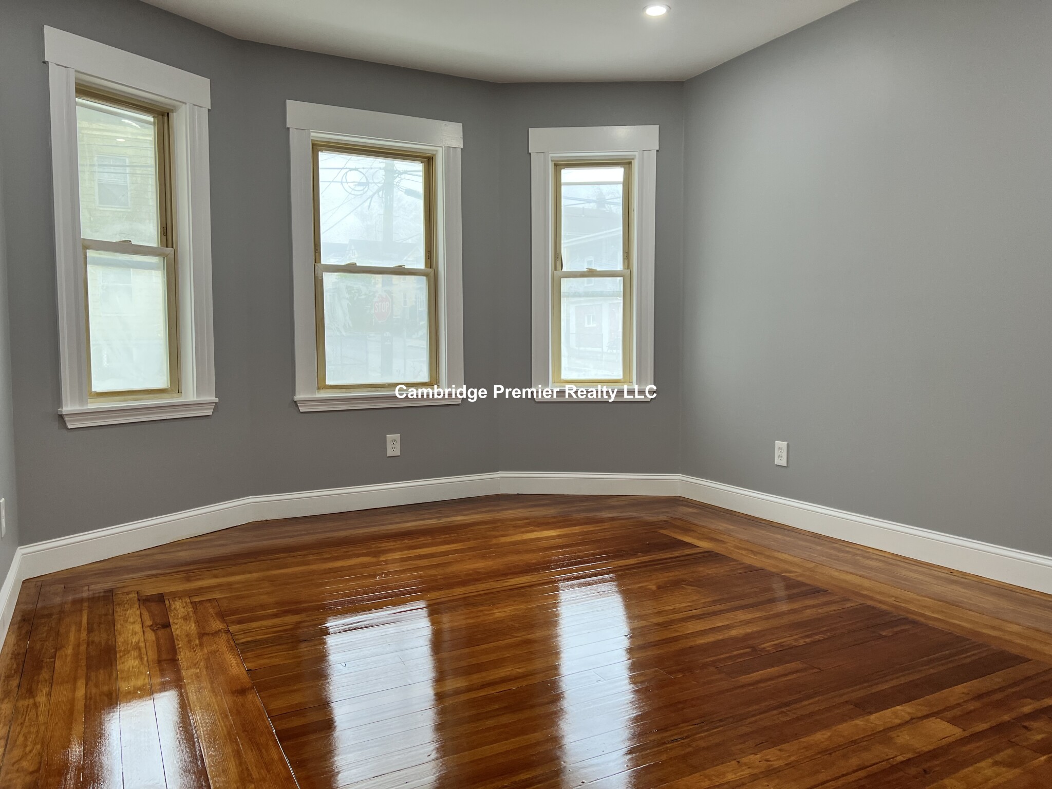 39 Albion St, Medford