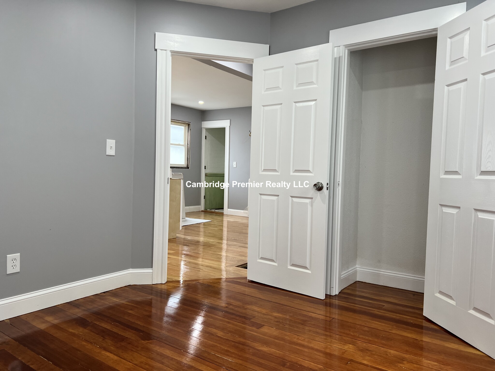 39 Albion St, Medford