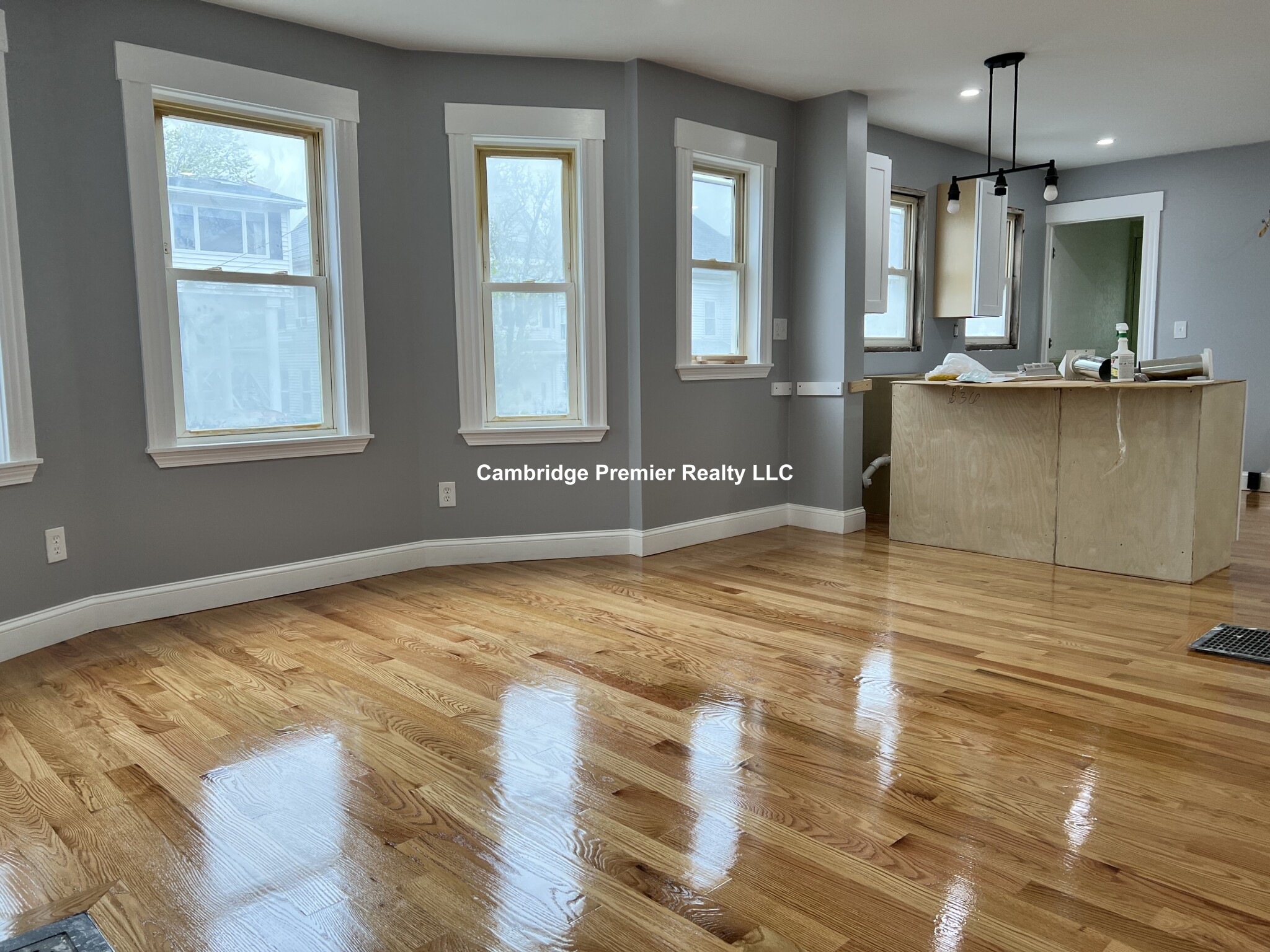 39 Albion St, Medford